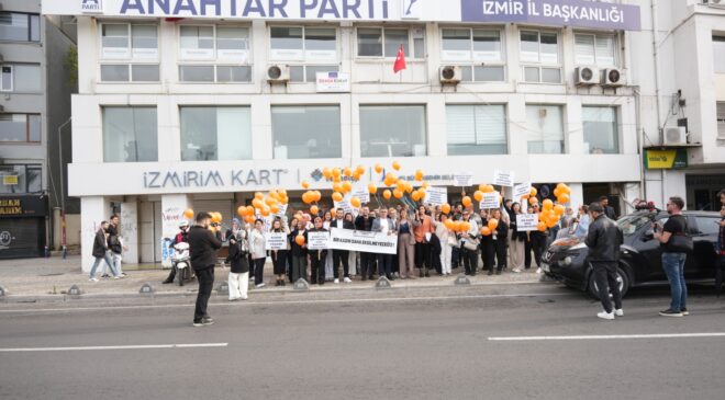 ANAHTAR PARTİ  “KADINLAR İÇİN YÜRÜDÜ “