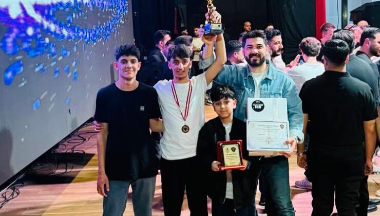 İZMİR KEMALPAŞA’DAN BİR ASLAN ÇIKTI! 18 Yaşındaki Enes Tuyli Türkiye Birincisi Oldu